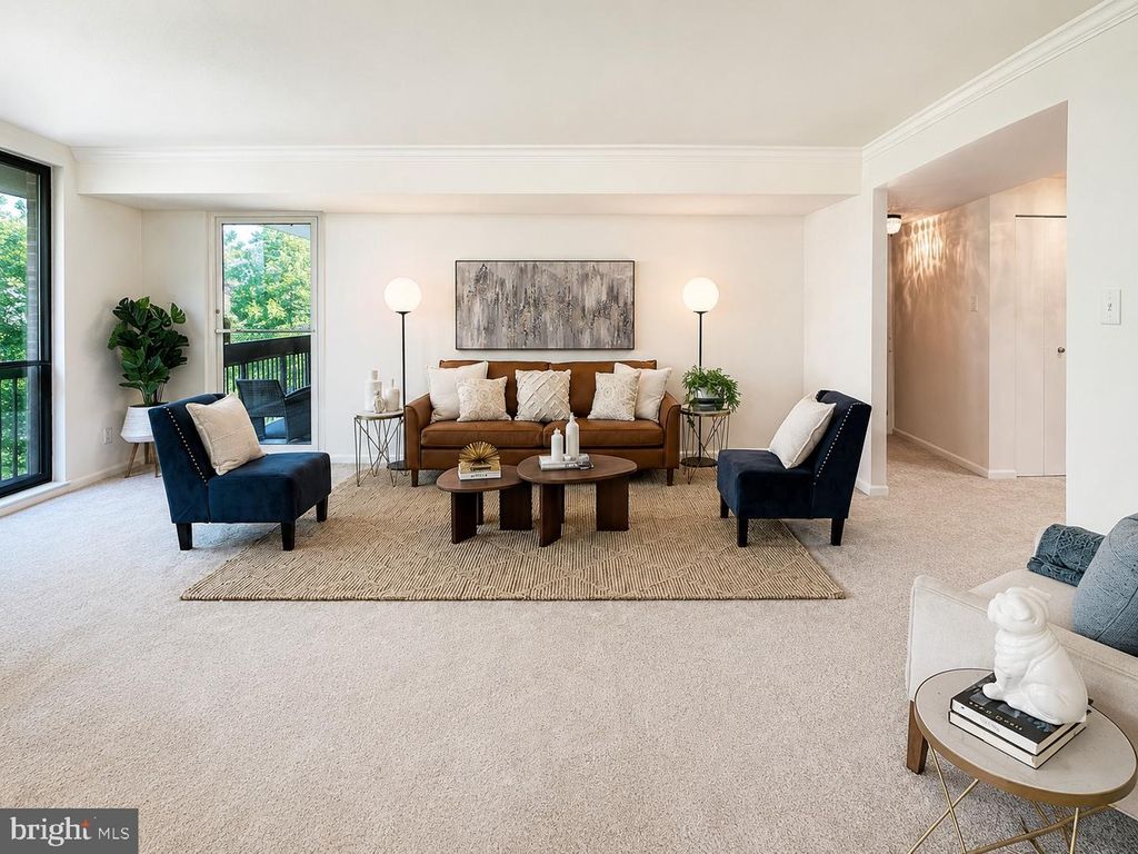 Image 14 of property listing at 4970 SENTINEL DR #11-405, Bethesda, MD 20816