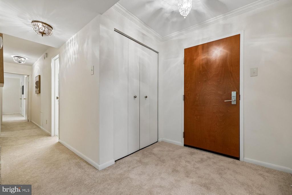 Image 22 of property listing at 4970 SENTINEL DR #11-405, Bethesda, MD 20816