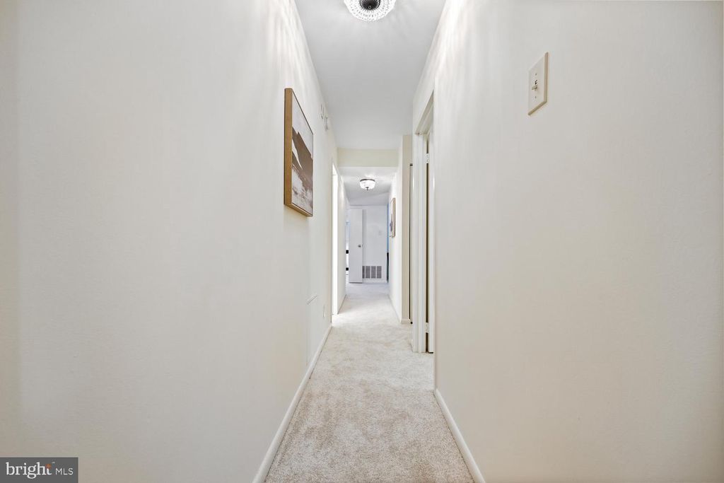 Image 23 of property listing at 4970 SENTINEL DR #11-405, Bethesda, MD 20816