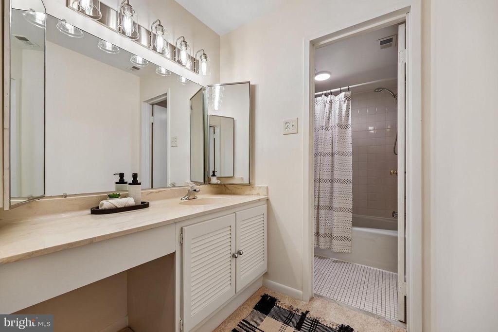Image 29 of property listing at 4970 SENTINEL DR #11-405, Bethesda, MD 20816
