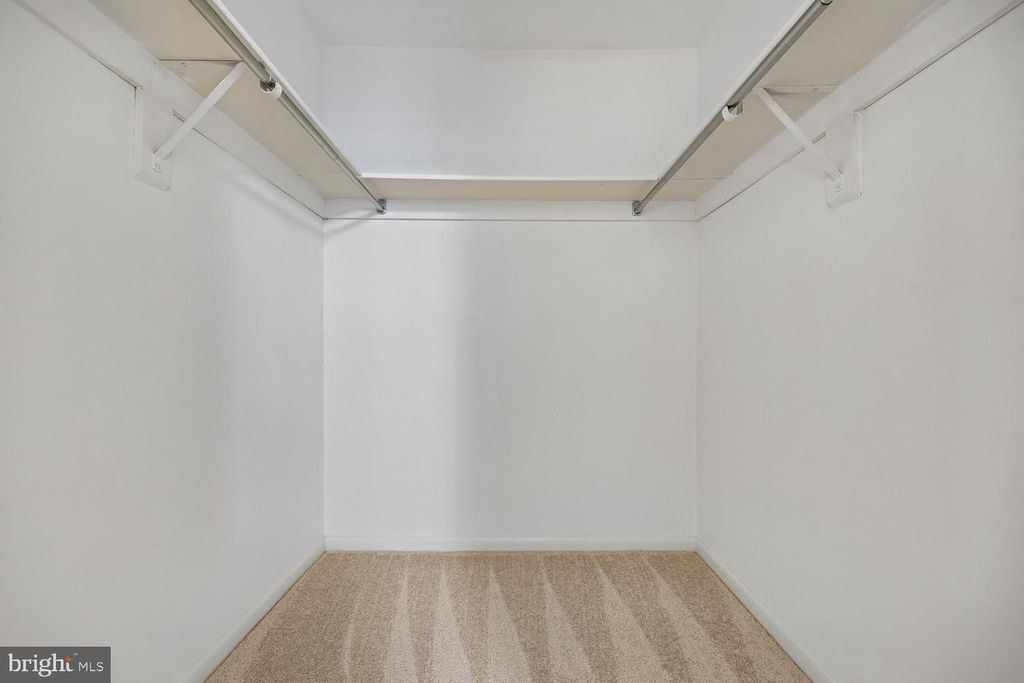 Image 31 of property listing at 4970 SENTINEL DR #11-405, Bethesda, MD 20816
