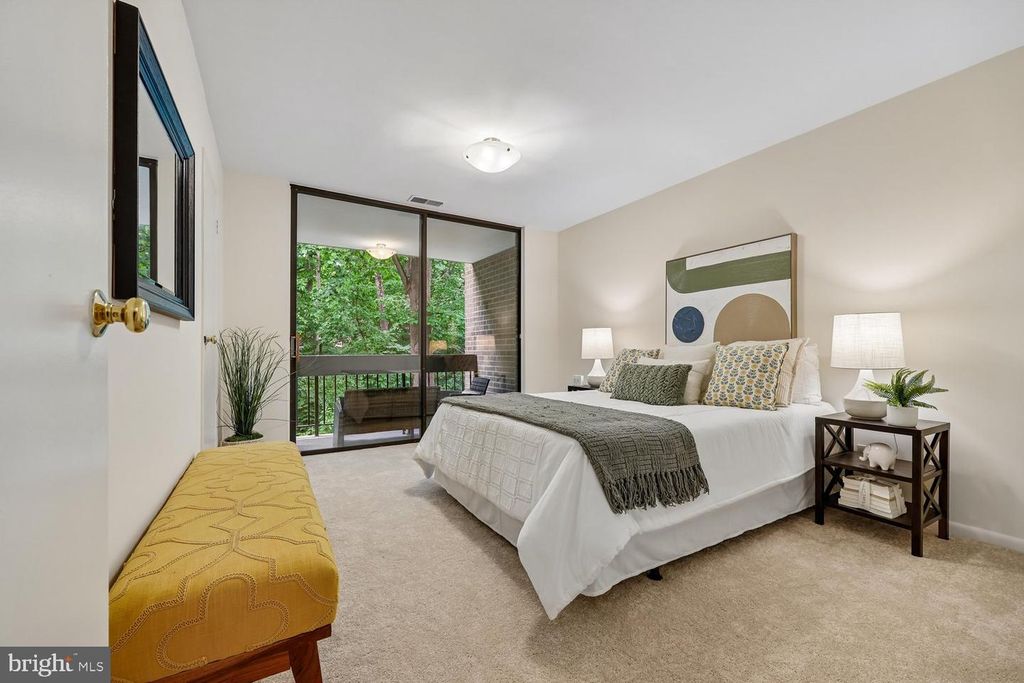 Image 33 of property listing at 4970 SENTINEL DR #11-405, Bethesda, MD 20816