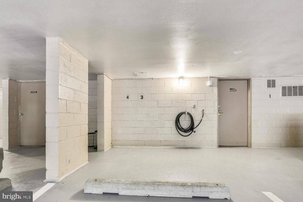 Image 48 of property listing at 4970 SENTINEL DR #11-405, Bethesda, MD 20816