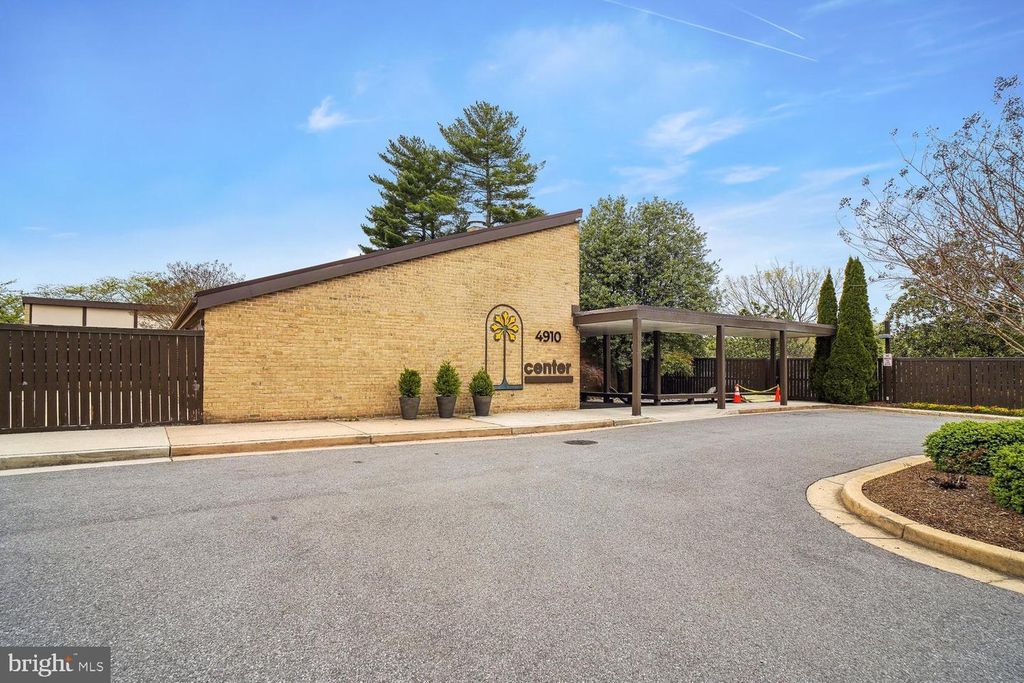 Image 49 of property listing at 4970 SENTINEL DR #11-405, Bethesda, MD 20816