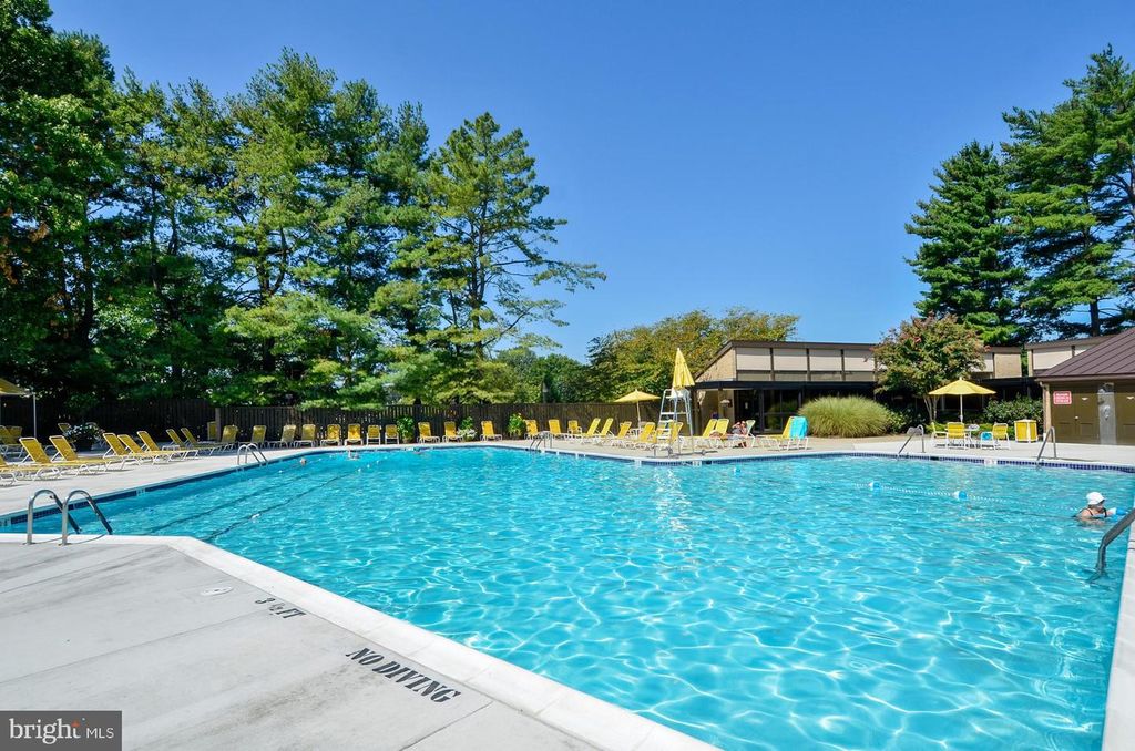 Image 50 of property listing at 4970 SENTINEL DR #11-405, Bethesda, MD 20816