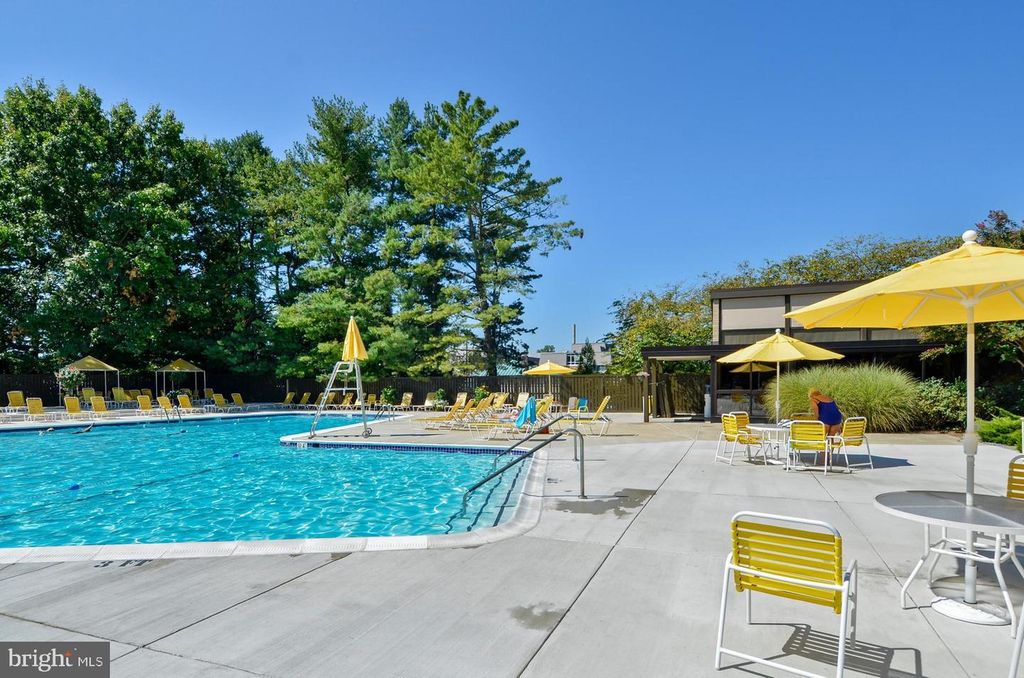Image 51 of property listing at 4970 SENTINEL DR #11-405, Bethesda, MD 20816