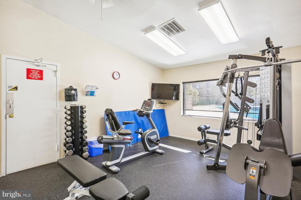 Image 54 of property listing at 4970 SENTINEL DR #11-405, Bethesda, MD 20816