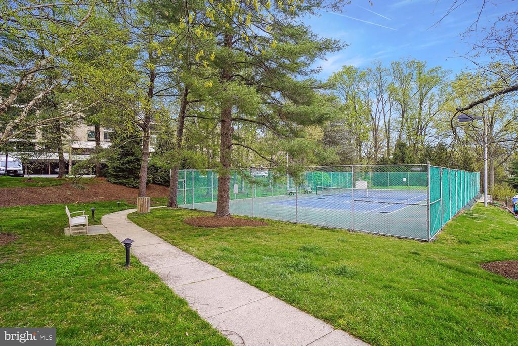 Image 59 of property listing at 4970 SENTINEL DR #11-405, Bethesda, MD 20816