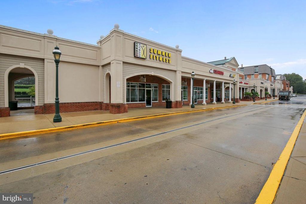 Image 63 of property listing at 4970 SENTINEL DR #11-405, Bethesda, MD 20816