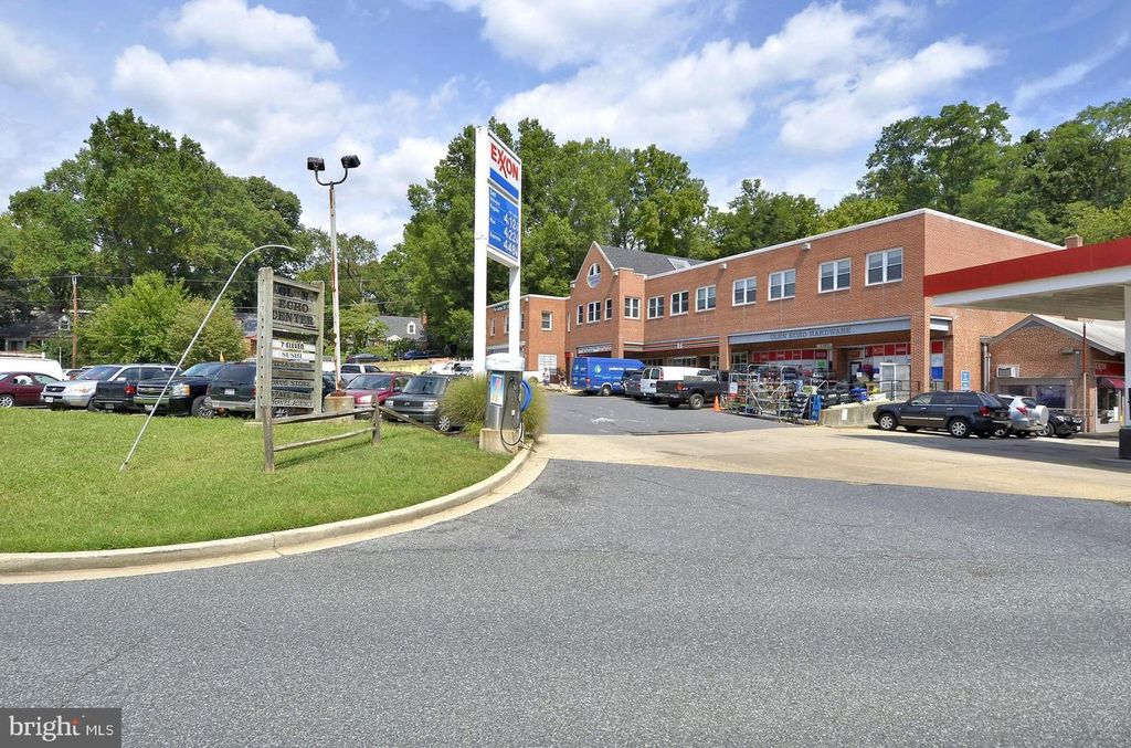 Image 65 of property listing at 4970 SENTINEL DR #11-405, Bethesda, MD 20816