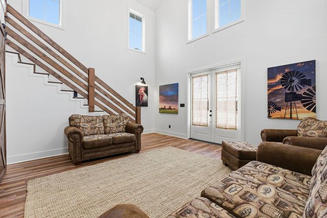 1006 Frost Ave, Driftwood, TX 78619