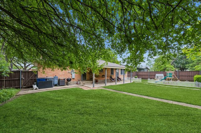 8811 Rolling Rock Lane, Dallas, TX 75238