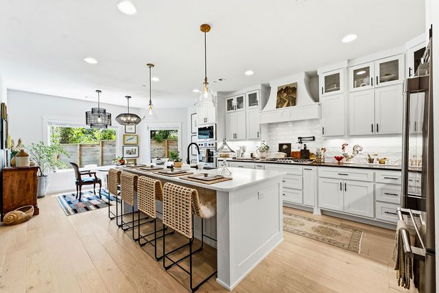 109 SW Autumn Hills Road, Bentonville, AR 72712