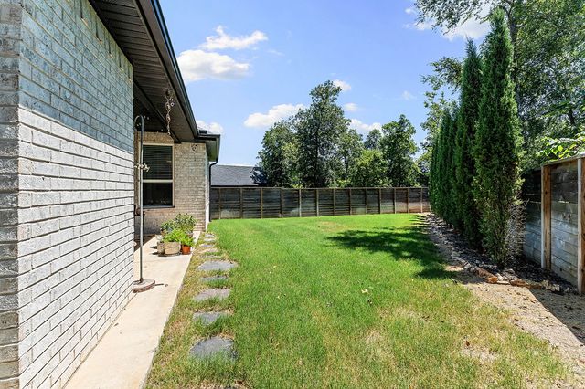 109 SW Autumn Hills Road, Bentonville, AR 72712