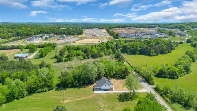 1736 Barker Rd, Columbia, TN 38401