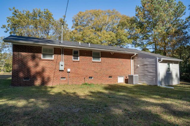 438 E Junior High Rd, Gaffney, SC 29340