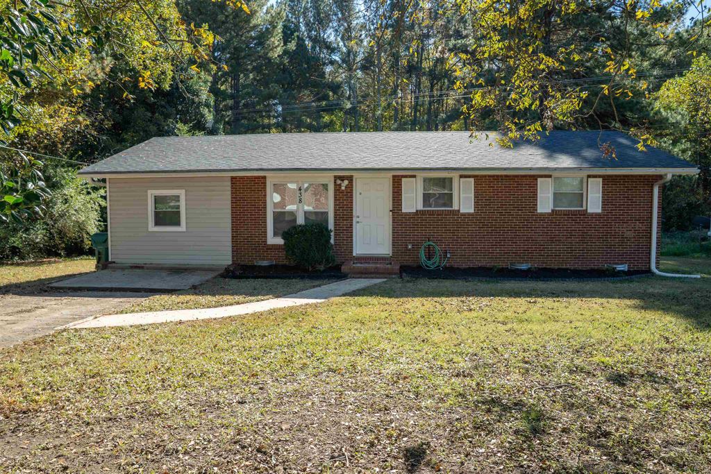 438 E Junior High Rd, Gaffney, SC 29340
