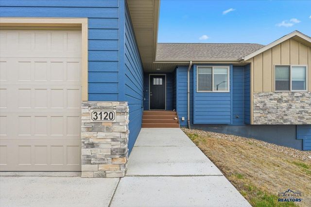 3120 CAYMUS DR, Rapid City, SD 57703