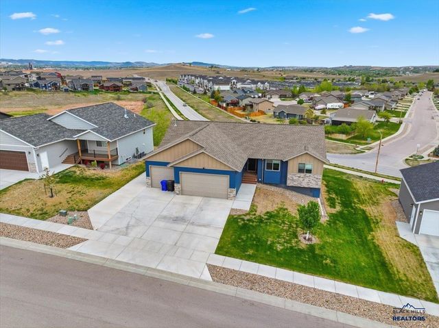 3120 CAYMUS DR, Rapid City, SD 57703