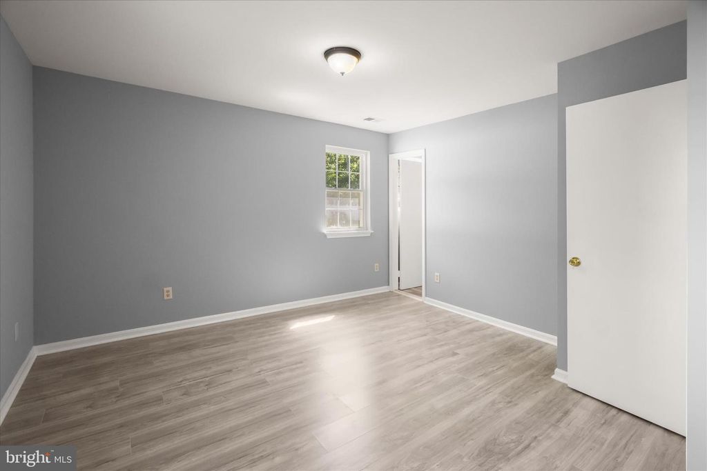Image 18 of property listing at 3005 BRAMBLEWOOD CT, Waldorf, MD 20603