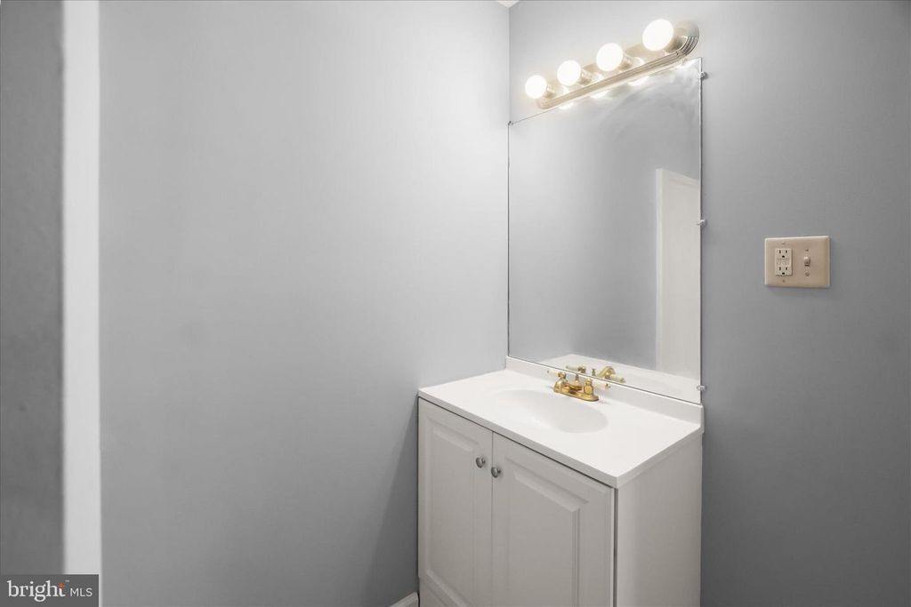 Image 19 of property listing at 3005 BRAMBLEWOOD CT, Waldorf, MD 20603
