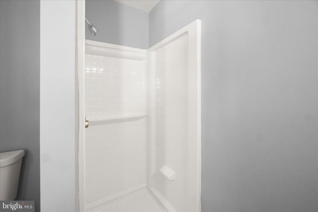 Image 20 of property listing at 3005 BRAMBLEWOOD CT, Waldorf, MD 20603