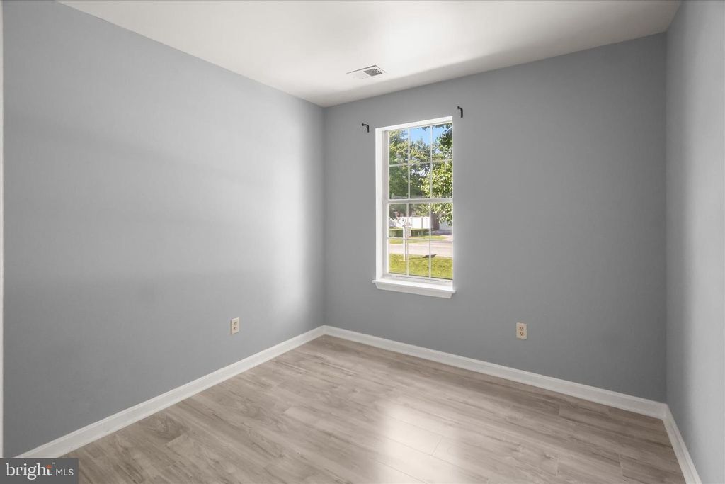 Image 21 of property listing at 3005 BRAMBLEWOOD CT, Waldorf, MD 20603
