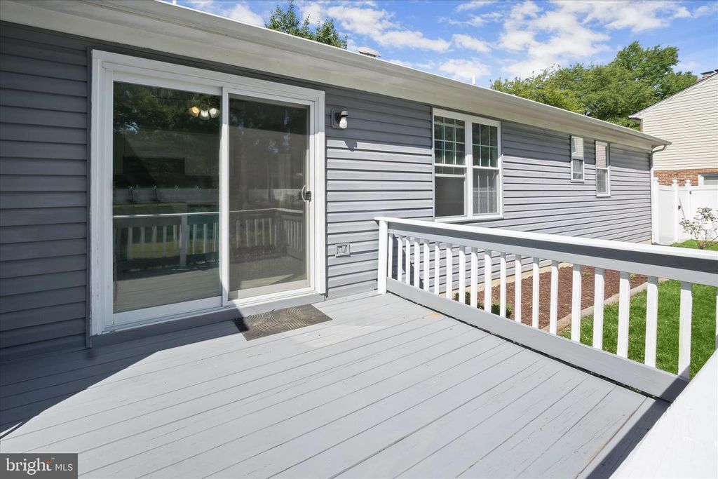 Image 27 of property listing at 3005 BRAMBLEWOOD CT, Waldorf, MD 20603