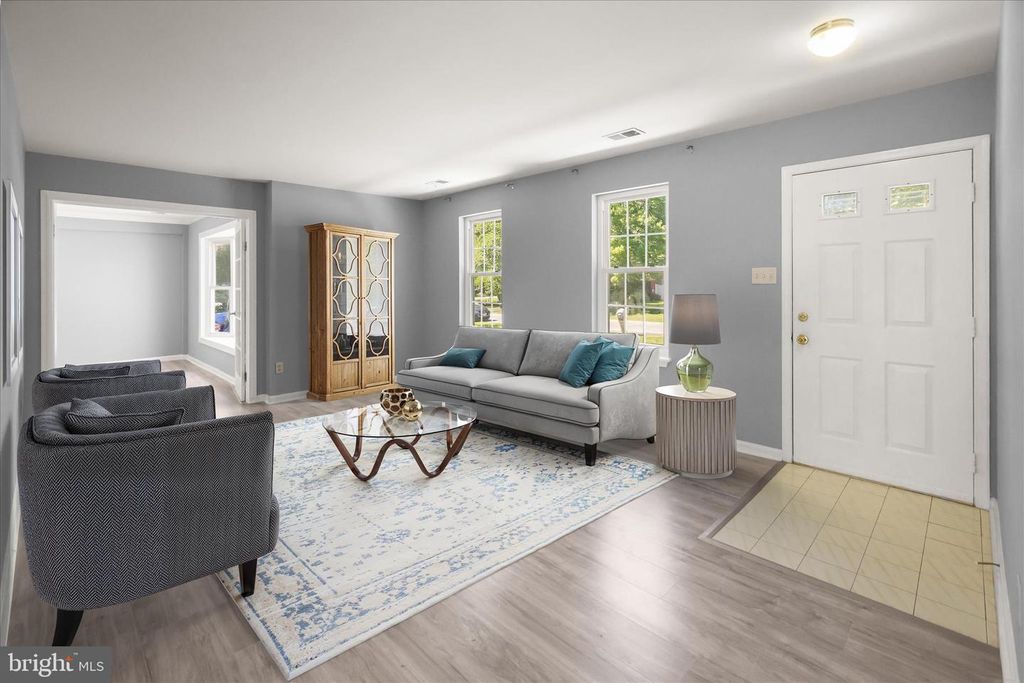 Image 2 of property listing at 3005 BRAMBLEWOOD CT, Waldorf, MD 20603