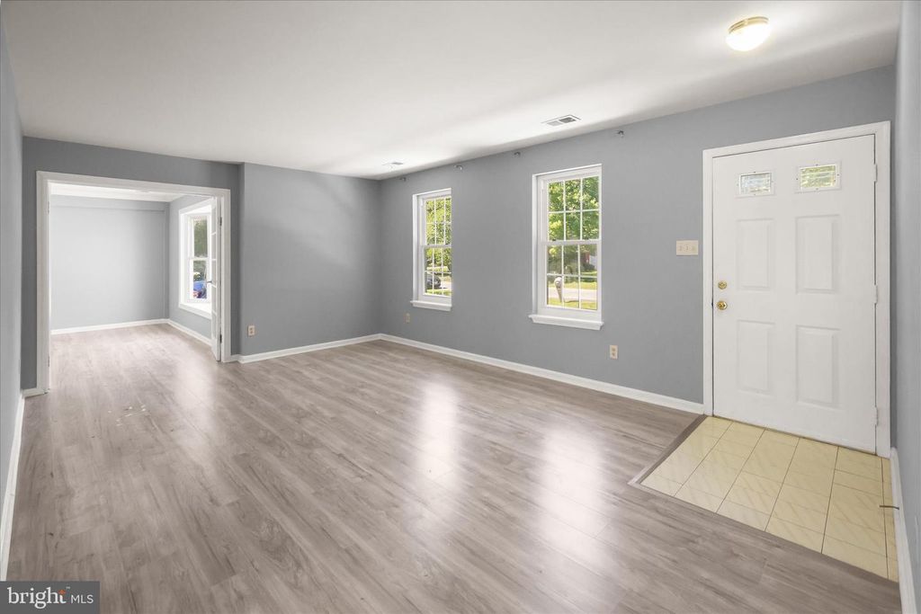 Image 3 of property listing at 3005 BRAMBLEWOOD CT, Waldorf, MD 20603