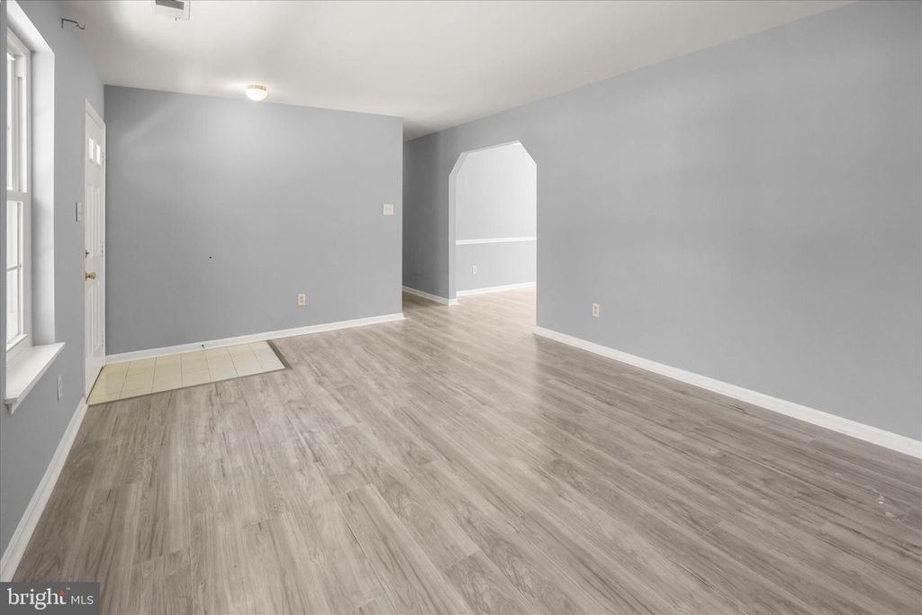 Image 4 of property listing at 3005 BRAMBLEWOOD CT, Waldorf, MD 20603