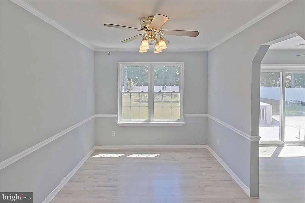 Image 5 of property listing at 3005 BRAMBLEWOOD CT, Waldorf, MD 20603