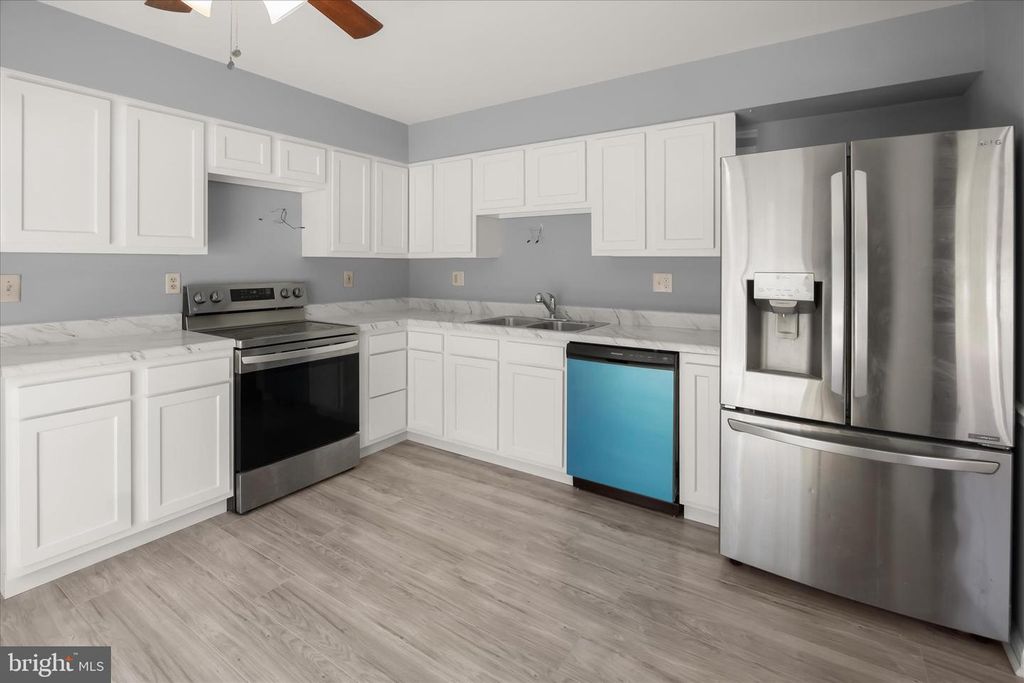 Image 6 of property listing at 3005 BRAMBLEWOOD CT, Waldorf, MD 20603