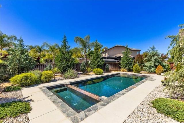 30614 N Gate, Murrieta, CA 92563