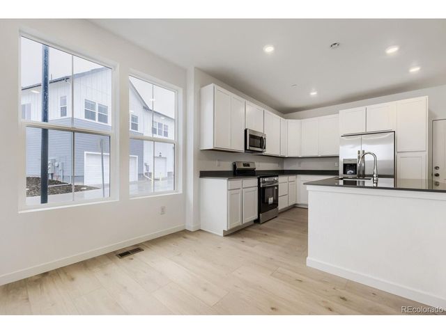 7613 S Mobile Way, Centennial, CO 80016