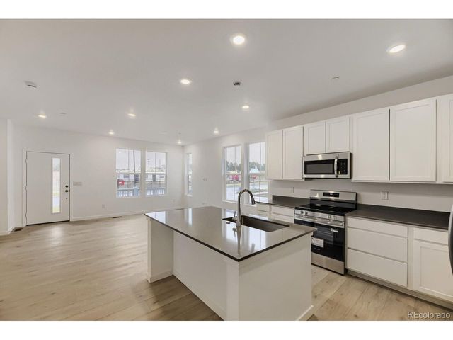 7613 S Mobile Way, Centennial, CO 80016