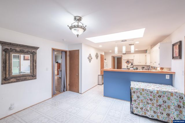 2420 Pine Ln SE, Albany, OR 97322