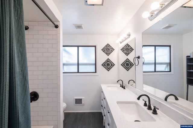 2420 Pine Ln SE, Albany, OR 97322