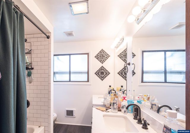 2420 Pine Ln SE, Albany, OR 97322