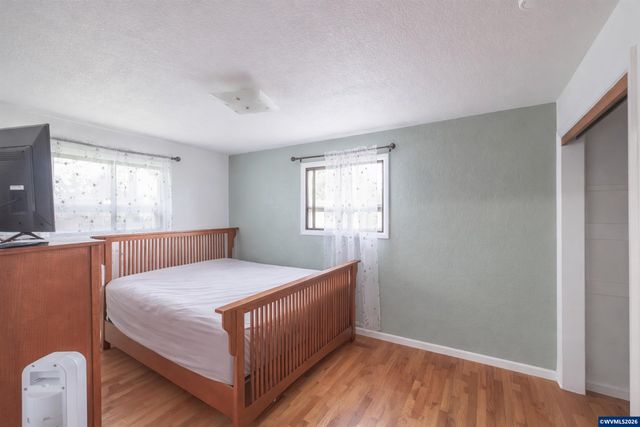 2420 Pine Ln SE, Albany, OR 97322