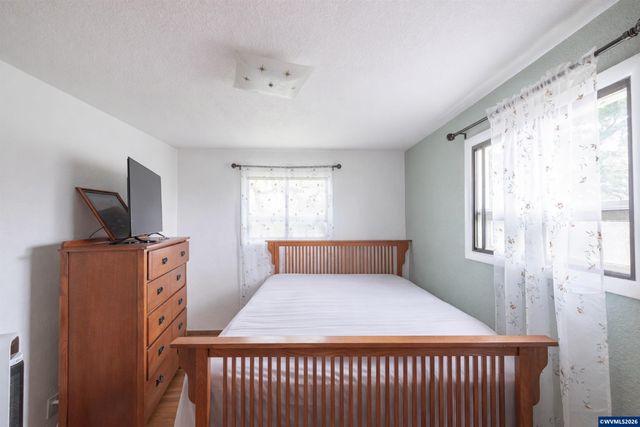 2420 Pine Ln SE, Albany, OR 97322