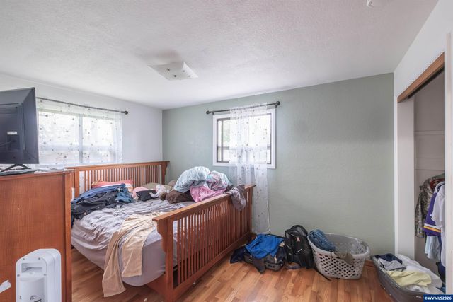 2420 Pine Ln SE, Albany, OR 97322