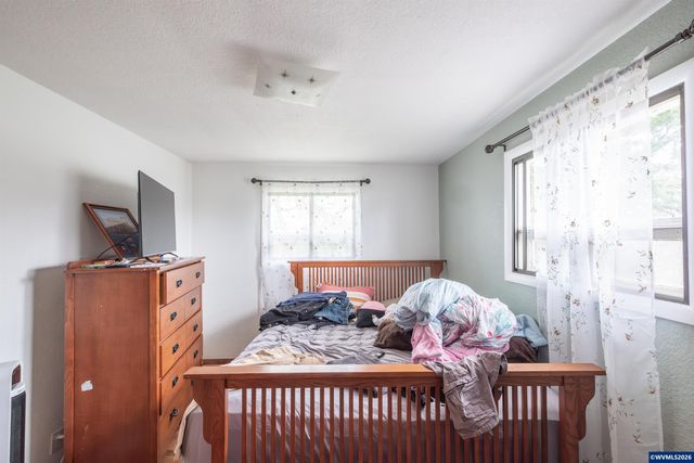 2420 Pine Ln SE, Albany, OR 97322