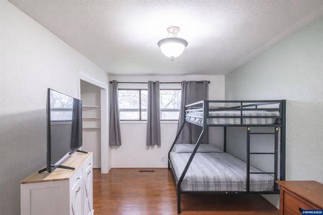 2420 Pine Ln SE, Albany, OR 97322