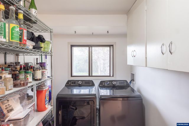 2420 Pine Ln SE, Albany, OR 97322