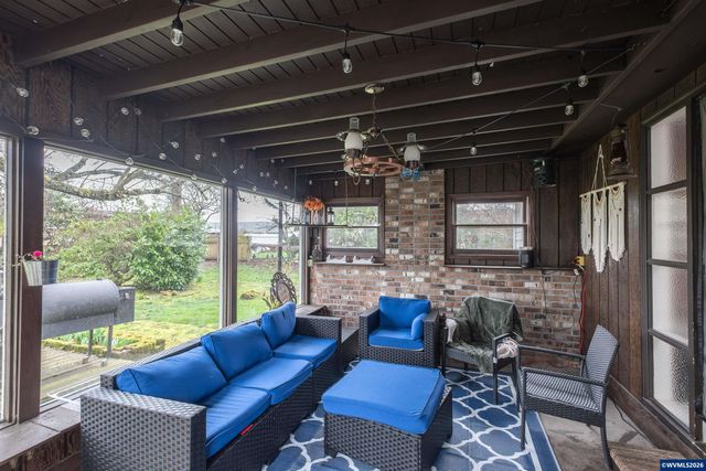 2420 Pine Ln SE, Albany, OR 97322