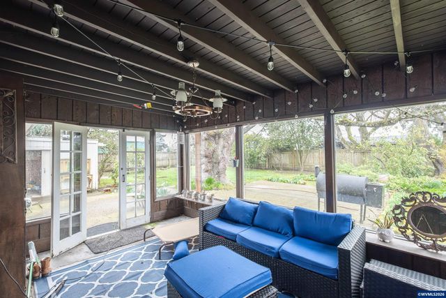 2420 Pine Ln SE, Albany, OR 97322