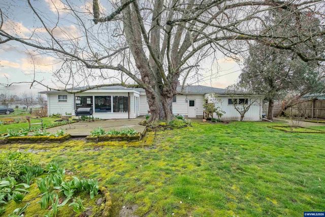 2420 Pine Ln SE, Albany, OR 97322