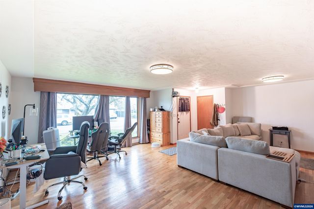 2420 Pine Ln SE, Albany, OR 97322