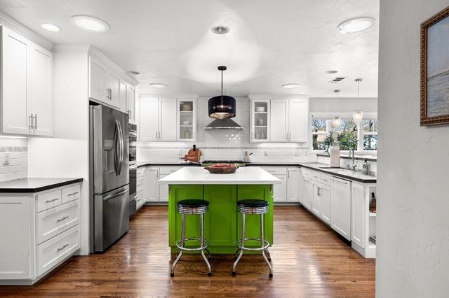 5325 Shepard Ave, Sacramento, CA 95819